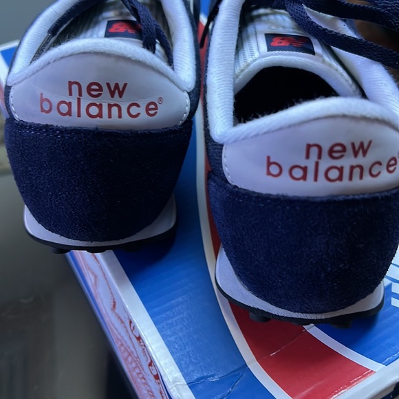 NWB New balance 9.5 - Picture 4 of 7